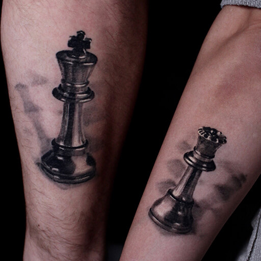 Griff Ink Tattoo - Peças de xadrez. Estilo rachura.. Feitas por