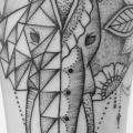 tatuaje Brazo Elefante por Art Line Tattoo