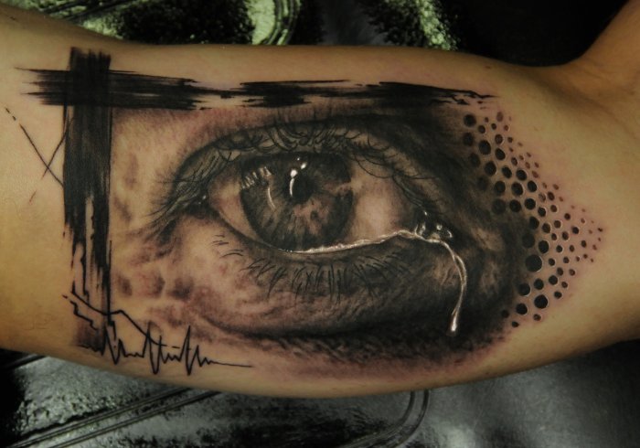 Arm Realistische Auge Tattoo von Vicious Circle Tattoo