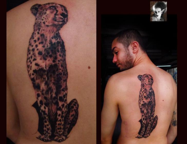 Tatuaje Realista Espalda Leopardo por Morbida Tattoo
