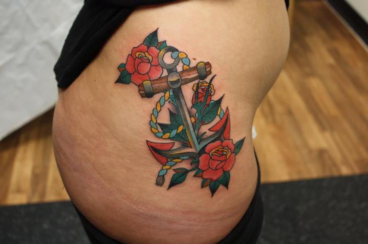 28 Anchor Tattoos With Flowers