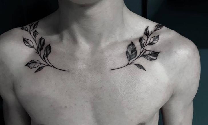 Leaves tattoo on neck