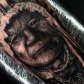 tatuaje Brazo Realista Indio por Drew Apicture