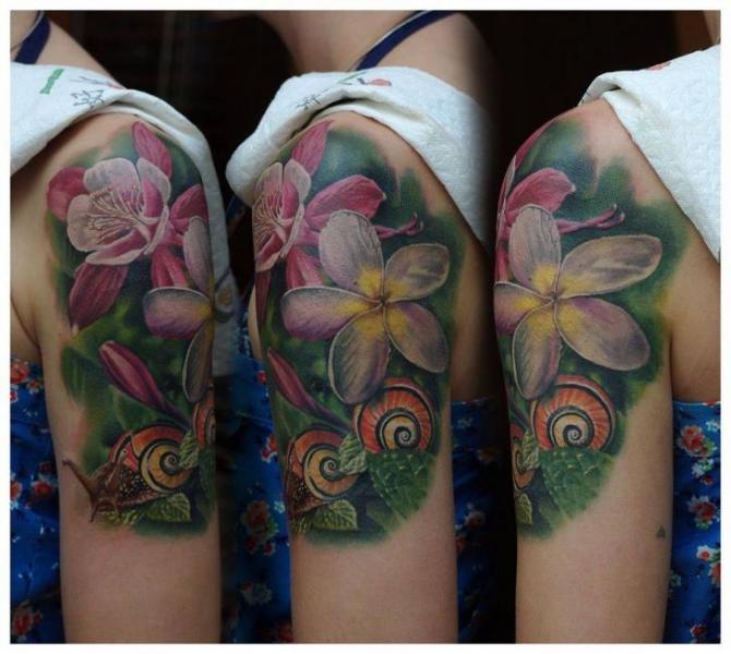 Shoulder Realistic Flower Tattoo by Redberry Tattoo