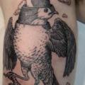 tatuaje Brazo Dotwork Pájaro por Ottorino d'Ambra