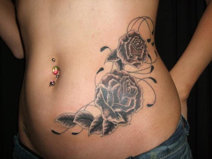 Tatouage Côté Fleurs Par Black Scorpion Tattoos