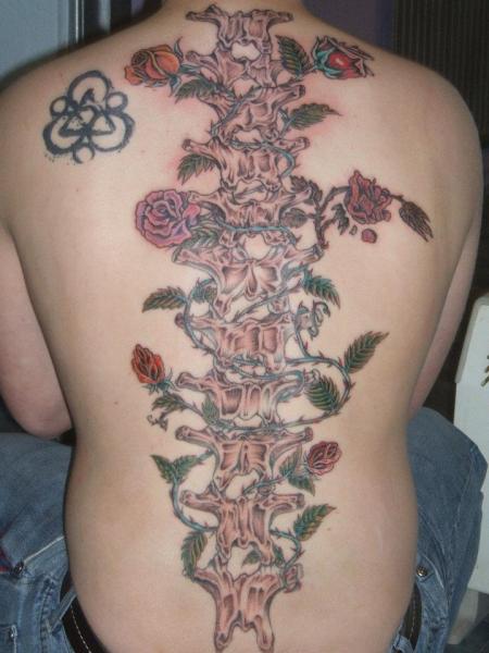 33 Spine Tattoo Ideas Astonishing Plant and Geometrical Patterns